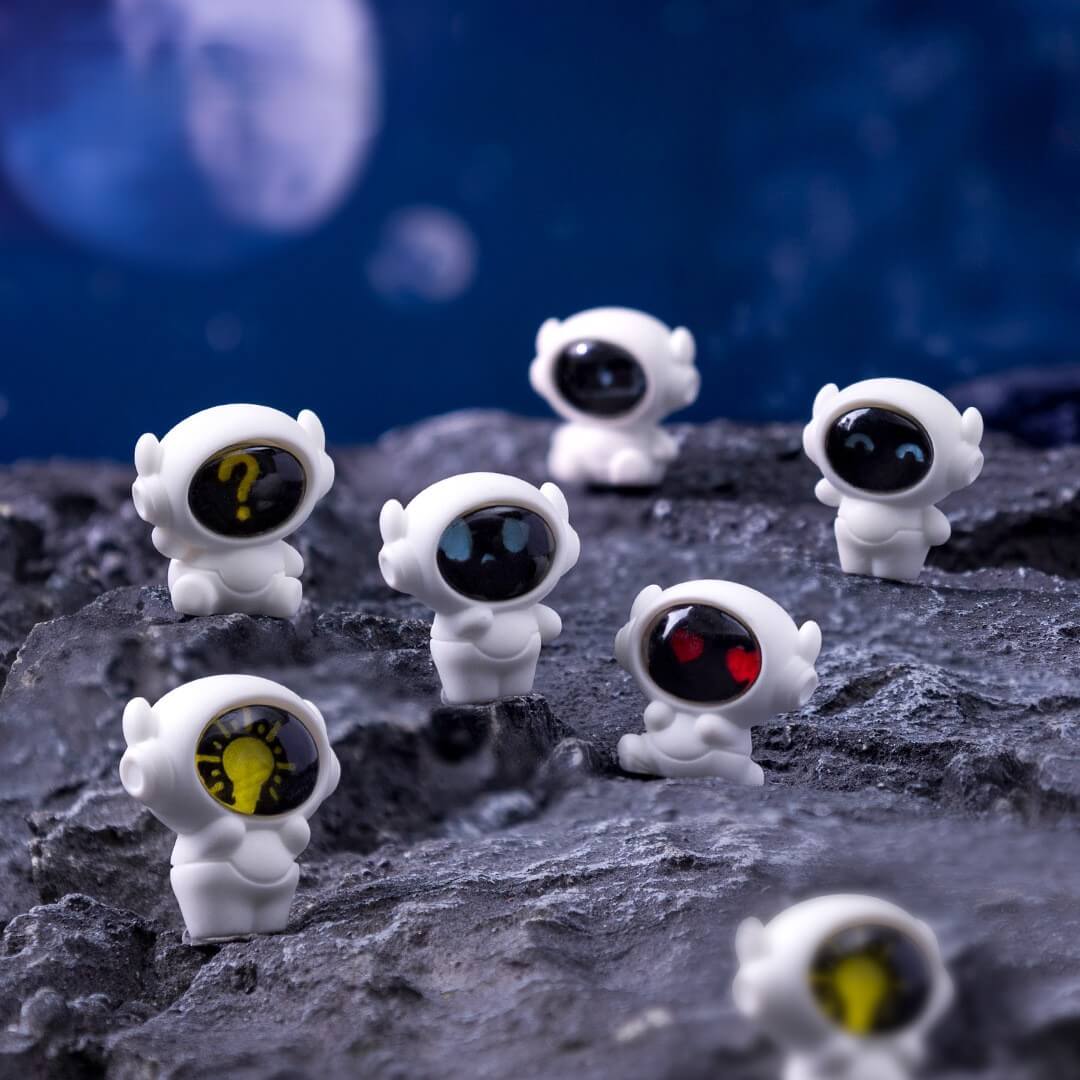 A213-Resin Cute Little Astronaut (Cube Game)